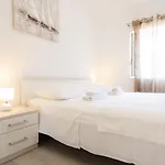 Two Bedroom In The Old Town Marija Апартаменты *