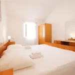 Two Bedroom In The Old Town Marija Апартаменты *