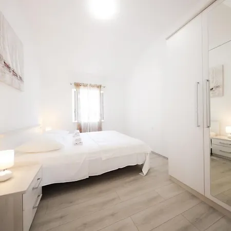 Two Bedroom In The Old Town Marija Apartamento